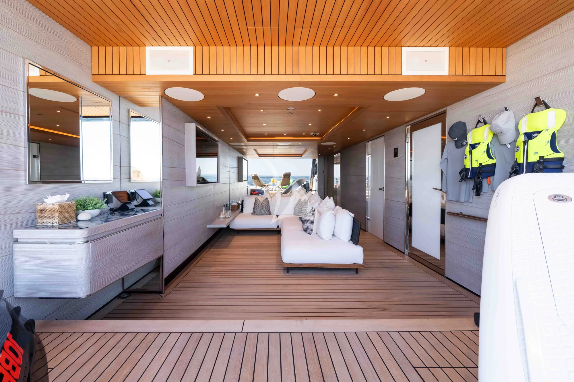SALT CRN Ancona 61m - beach club lounge