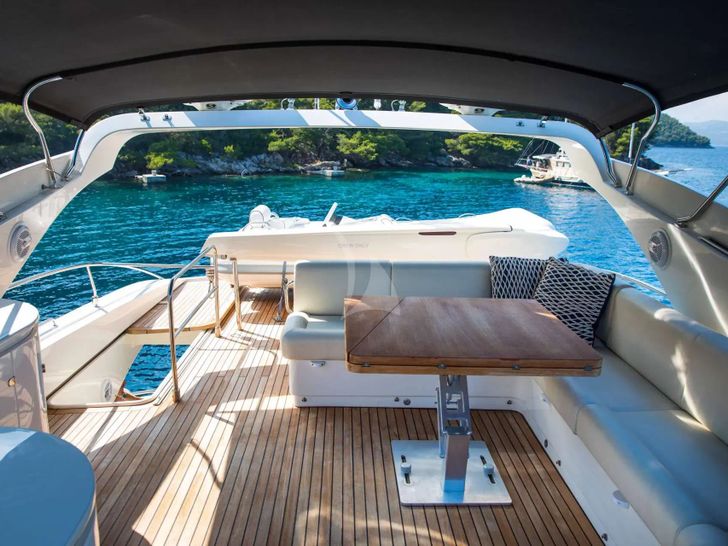 SALT Filippetti F76 - flybridge SALT Filippetti F76 - flybridge