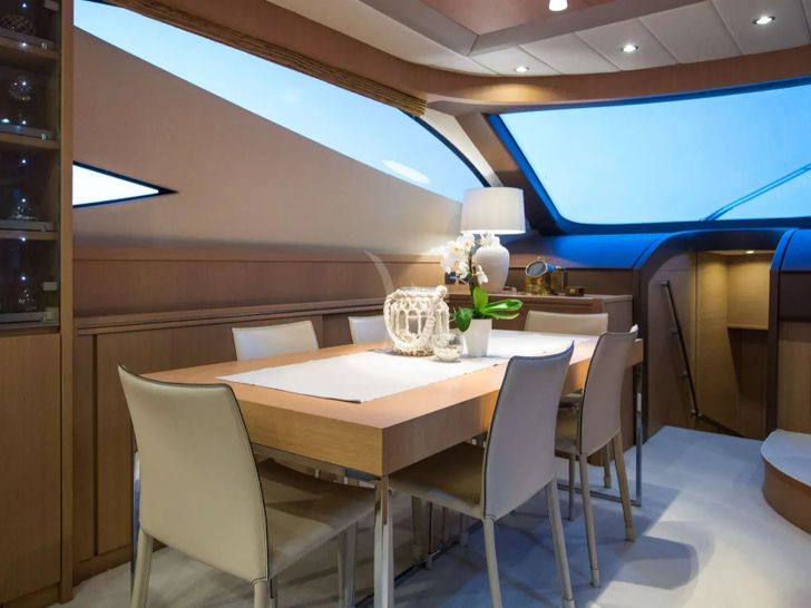 SALT Filippetti F76 - indoor dining area SALT Filippetti F76 - indoor dining area