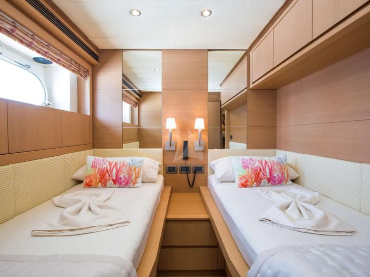 SALT Filippetti F76 - twin cabin SALT Filippetti F76 - twin cabin