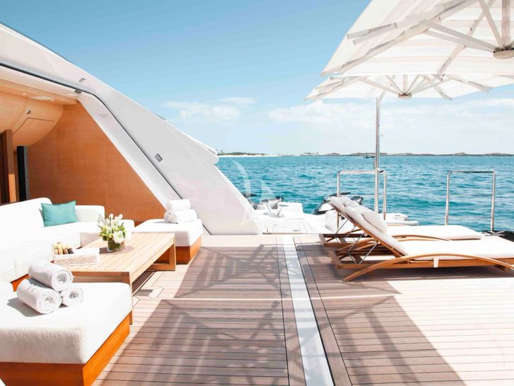 SAMURAI Alia 60m - beach club lounge and sun beds SAMURAI Alia 60m - beach club lounge and sun beds