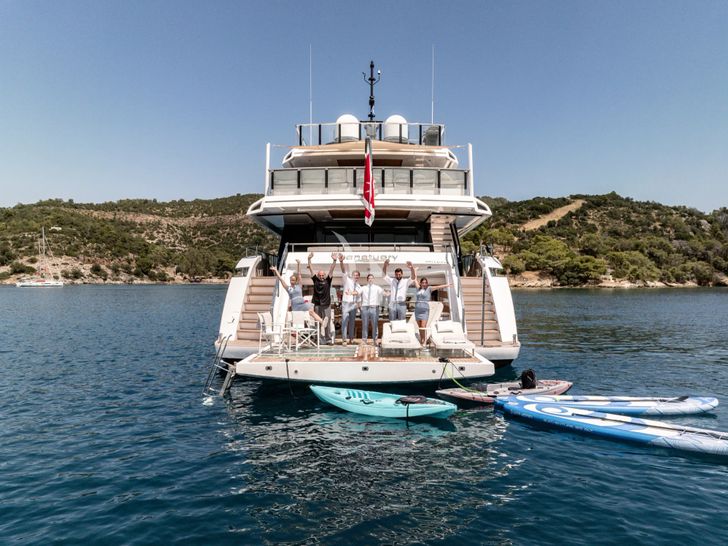 SANCTUARY Mangusta Oceano 43 - crew and toys SANCTUARY Mangusta Oceano 43 - crew and toys