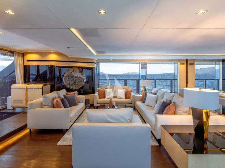 SANCTUARY Mangusta Oceano 43 - main saloon SANCTUARY Mangusta Oceano 43 - main saloon