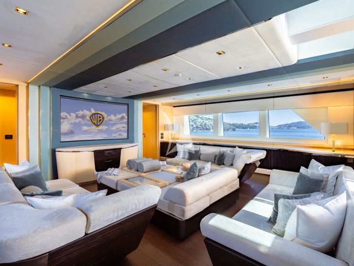 SANCTUARY Mangusta Oceano 43 - sky lounge and TV SANCTUARY Mangusta Oceano 43 - sky lounge and TV