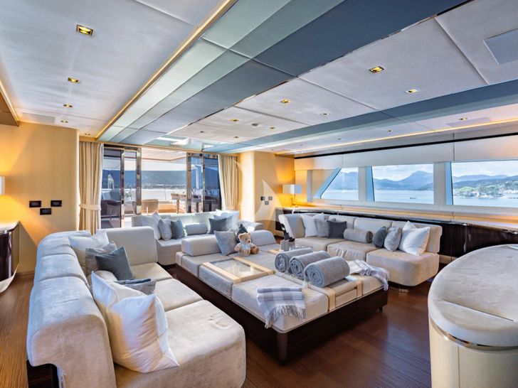 SANCTUARY Mangusta Oceano 43 - sky lounge SANCTUARY Mangusta Oceano 43 - sky lounge