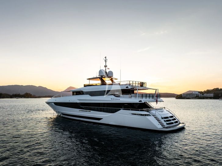 SANCTUARY Mangusta Oceano 43 - under the sunset SANCTUARY Mangusta Oceano 43 - under the sunset