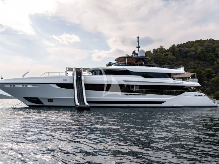 SANCTUARY Mangusta Oceano 43 - with the water slide SANCTUARY Mangusta Oceano 43 - with the water slide