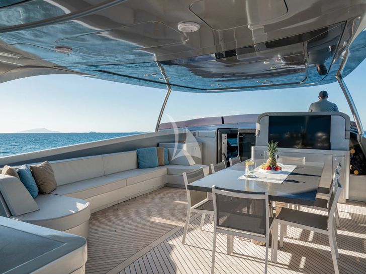 SANDS Maiora 36FB - flybridge seating and dining area SANDS Maiora 36FB - flybridge seating and dining area