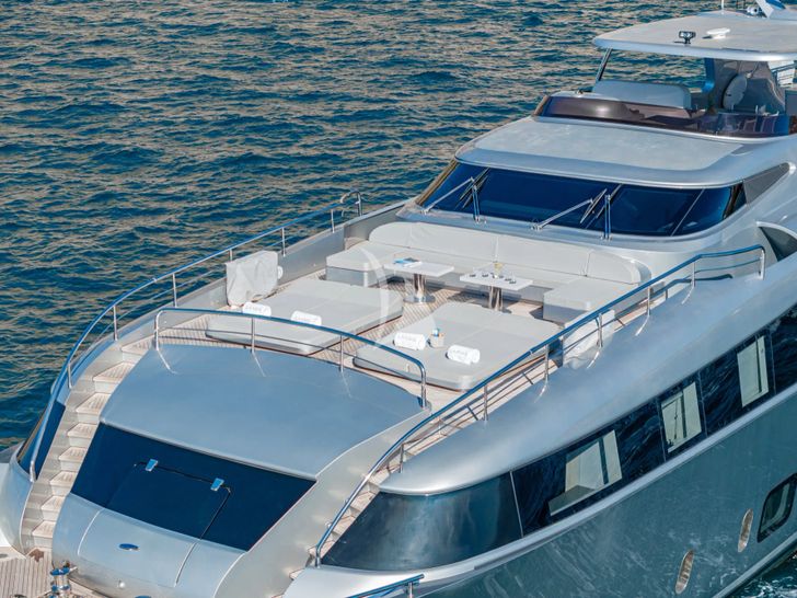 SANDS Maiora 36FB - foredeck lounge SANDS Maiora 36FB - foredeck lounge