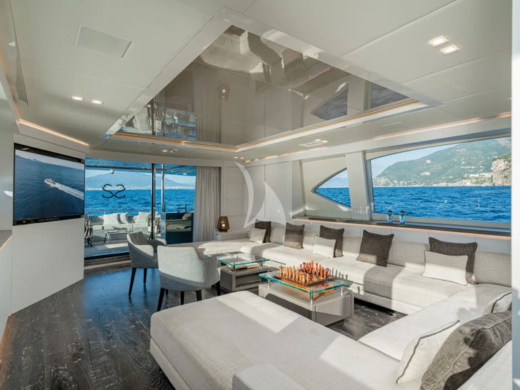 SANDS Maiora 36FB - main saloon seating and TV SANDS Maiora 36FB - main saloon seating and TV