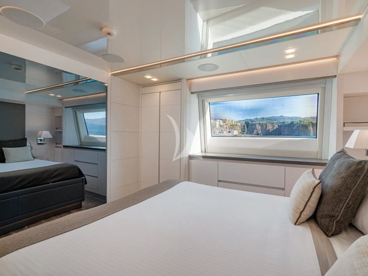 SANDS Maiora 36FB - master cabin bed SANDS Maiora 36FB - master cabin bed