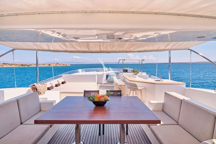 Charter Yacht SANJANA - Leight Notika Centaurian 108 - 4 Cabins - Athens - Mykonos - Paros - Cyclades - Greece