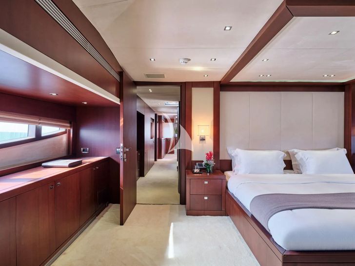 SANJANA Leight Notika Centaurian 108 - master cabin bed SANJANA Leight Notika Centaurian 108 - master cabin bed