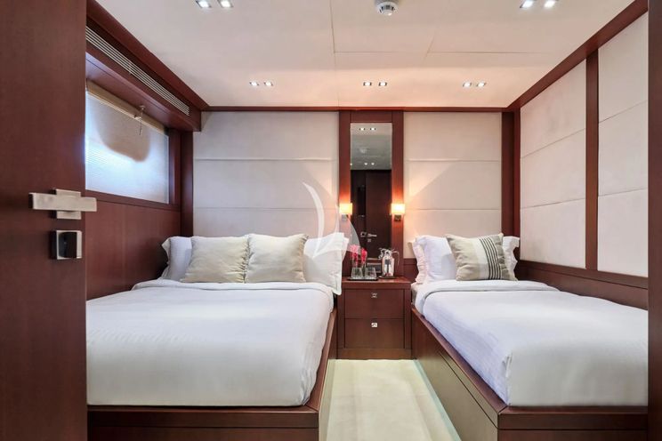 Charter Yacht SANJANA - Leight Notika Centaurian 108 - 4 Cabins - Athens - Mykonos - Paros - Cyclades - Greece