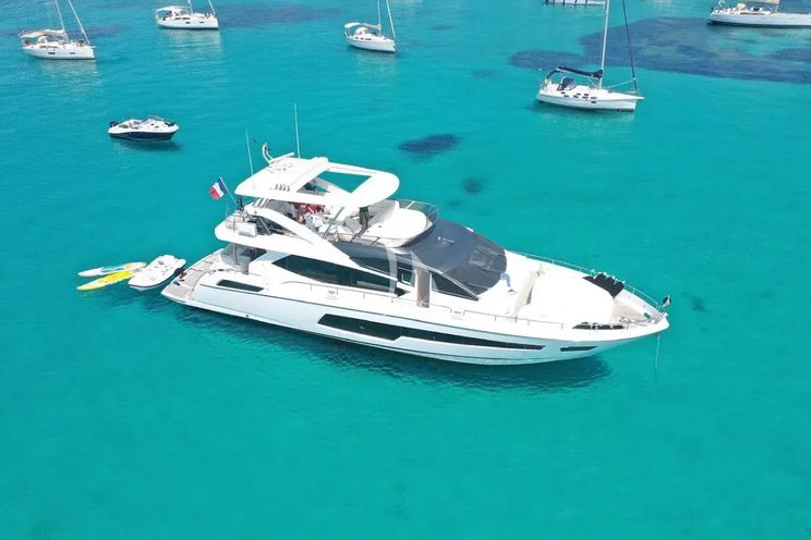 Charter Yacht SARAHLISA - Sunseeker 75 Yacht - 4 Cabins - Cannes - Monaco - St Tropez - French Riviera