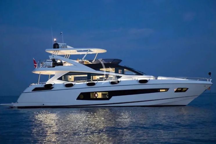 Charter Yacht SARAHLISA - Sunseeker 75 Yacht - 4 Cabins - Cannes - Monaco - St Tropez - French Riviera