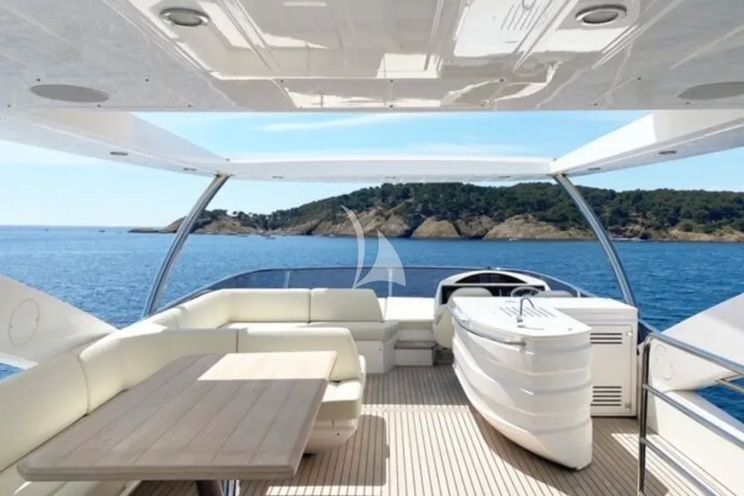 Charter Yacht SARAHLISA - Sunseeker 75 Yacht - 4 Cabins - Cannes - Monaco - St Tropez - French Riviera