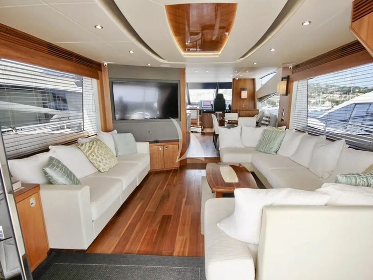 SARAHLISA Sunseeker 75 Yacht - saloon seating area wide view SARAHLISA Sunseeker 75 Yacht - saloon seating area wide view