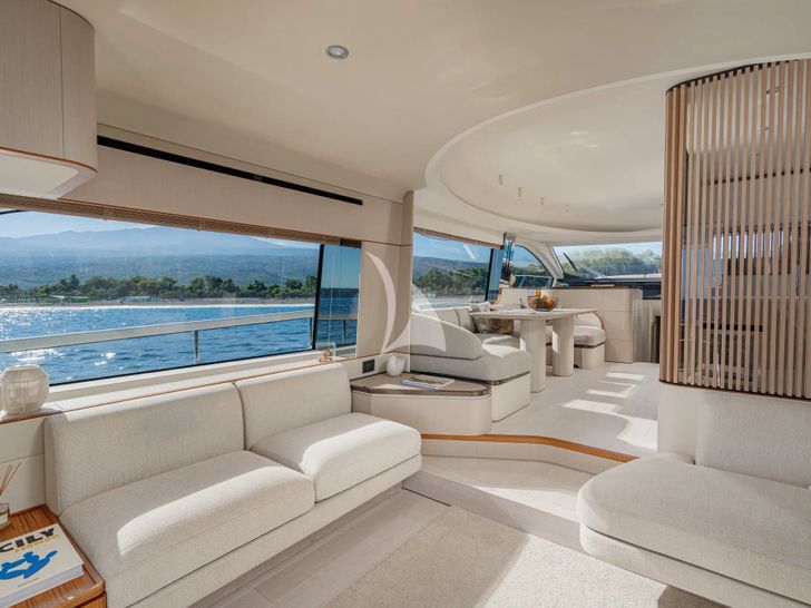 SBK Azimut 68 Fly - main saloon SBK Azimut 68 Fly - main saloon