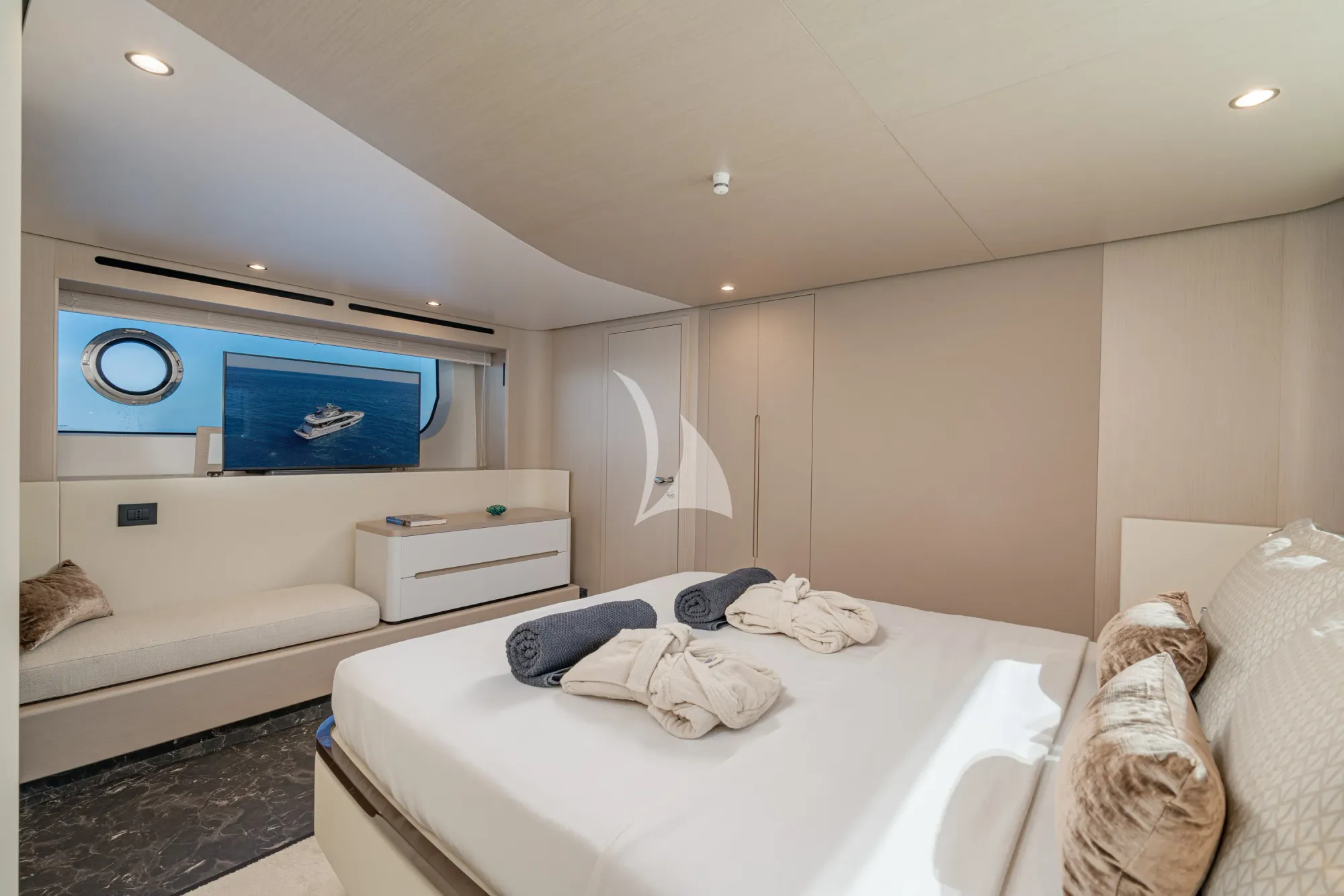 Charter Yacht SBK - Azimut 68 Fly - 4 Cabins - Naples - Capri - Positano - Amalfi Coast - Italy