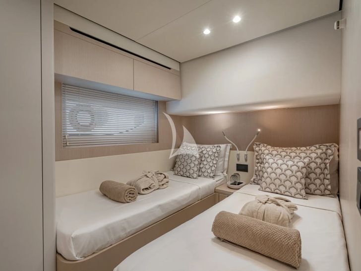 SBK Azimut 68 Fly - twin cabin 1 SBK Azimut 68 Fly - twin cabin 1