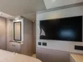 SWEET CAROLINA Sunseeker Manhattan 68 - VIP cabin TV SWEET CAROLINA Sunseeker Manhattan 68 - VIP cabin TV