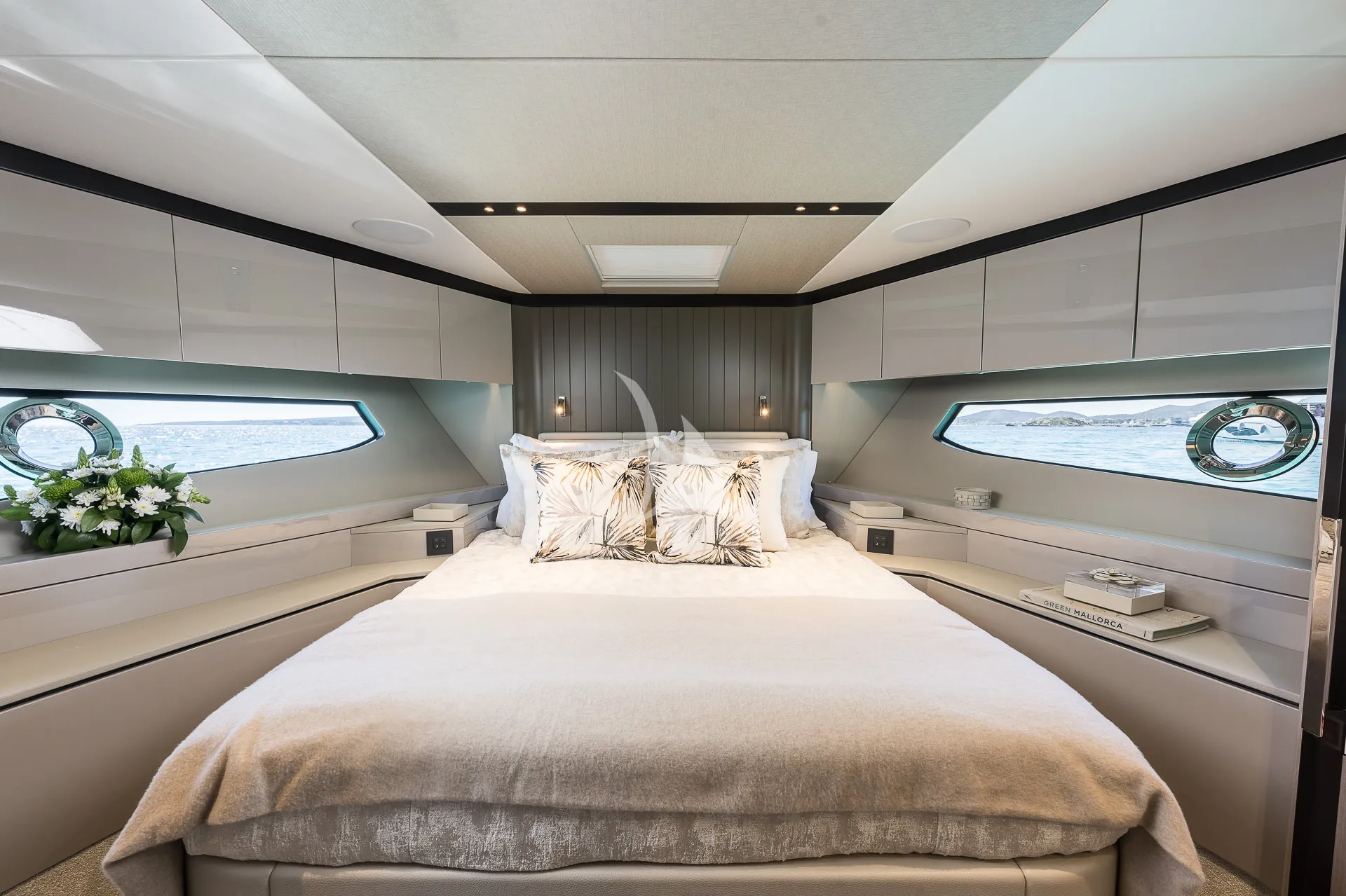 Charter Yacht SWEET CAROLINE - Sunseeker Manhattan 68 - 4 Cabins - Palma - Mallorca - Ibiza - Balearic Islands - Spain