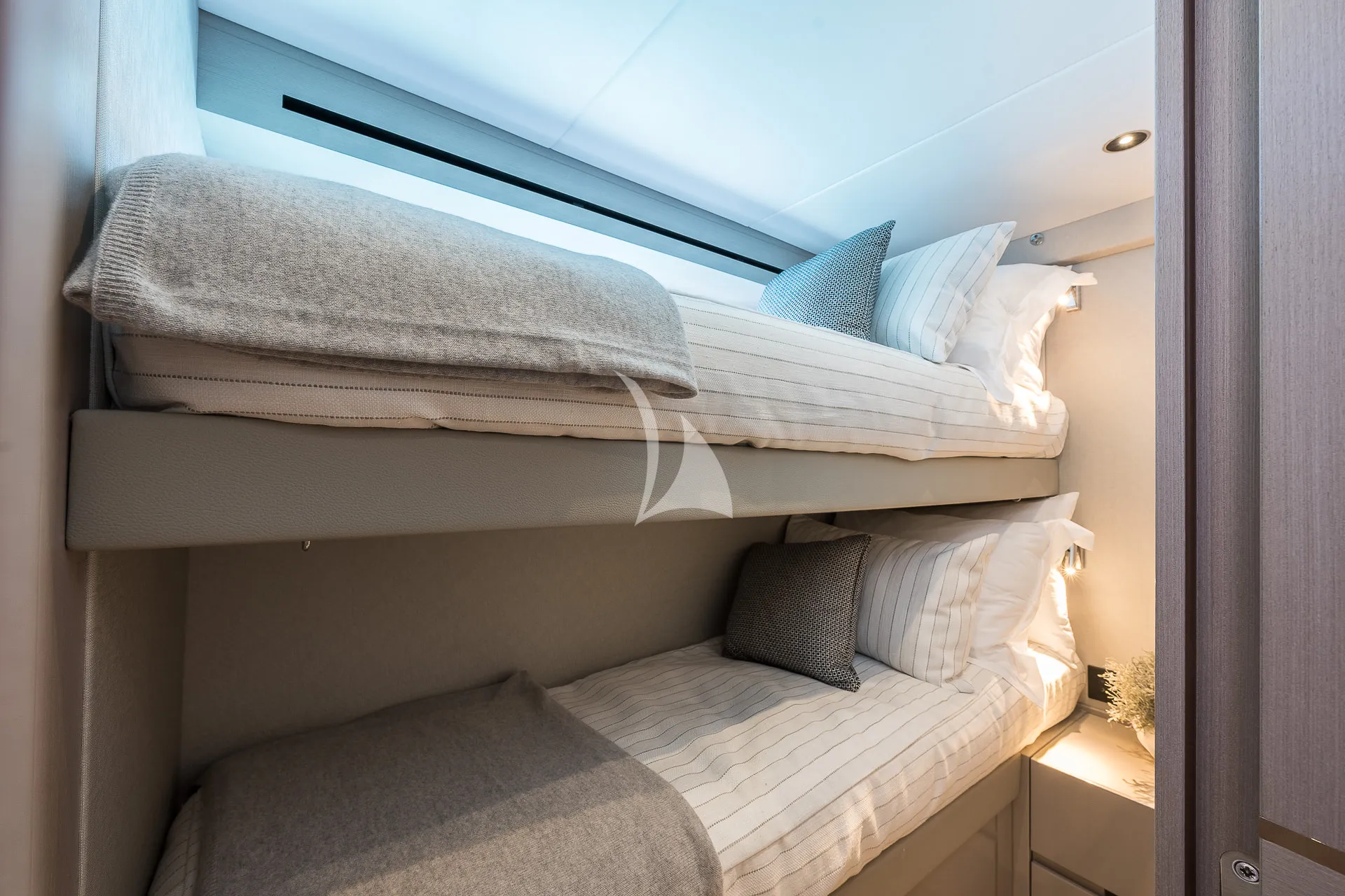 Charter Yacht SWEET CAROLINE - Sunseeker Manhattan 68 - 4 Cabins - Palma - Mallorca - Ibiza - Balearic Islands - Spain