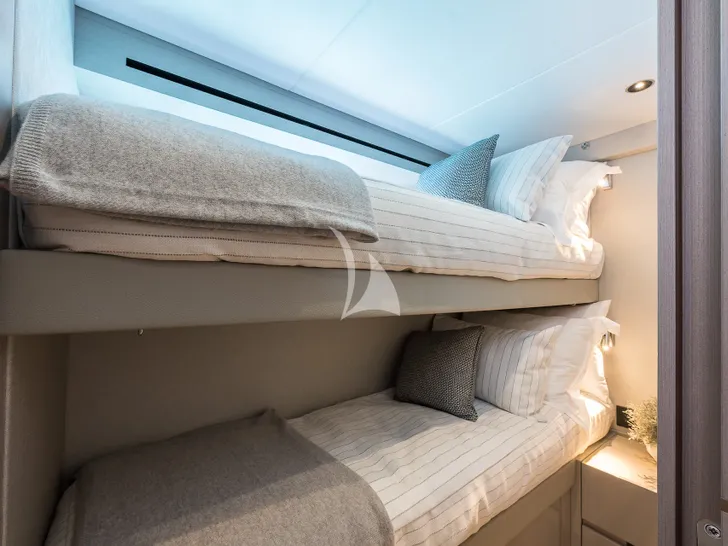 SWEET CAROLINA Sunseeker Manhattan 68 - bunk cabin SWEET CAROLINA Sunseeker Manhattan 68 - bunk cabin