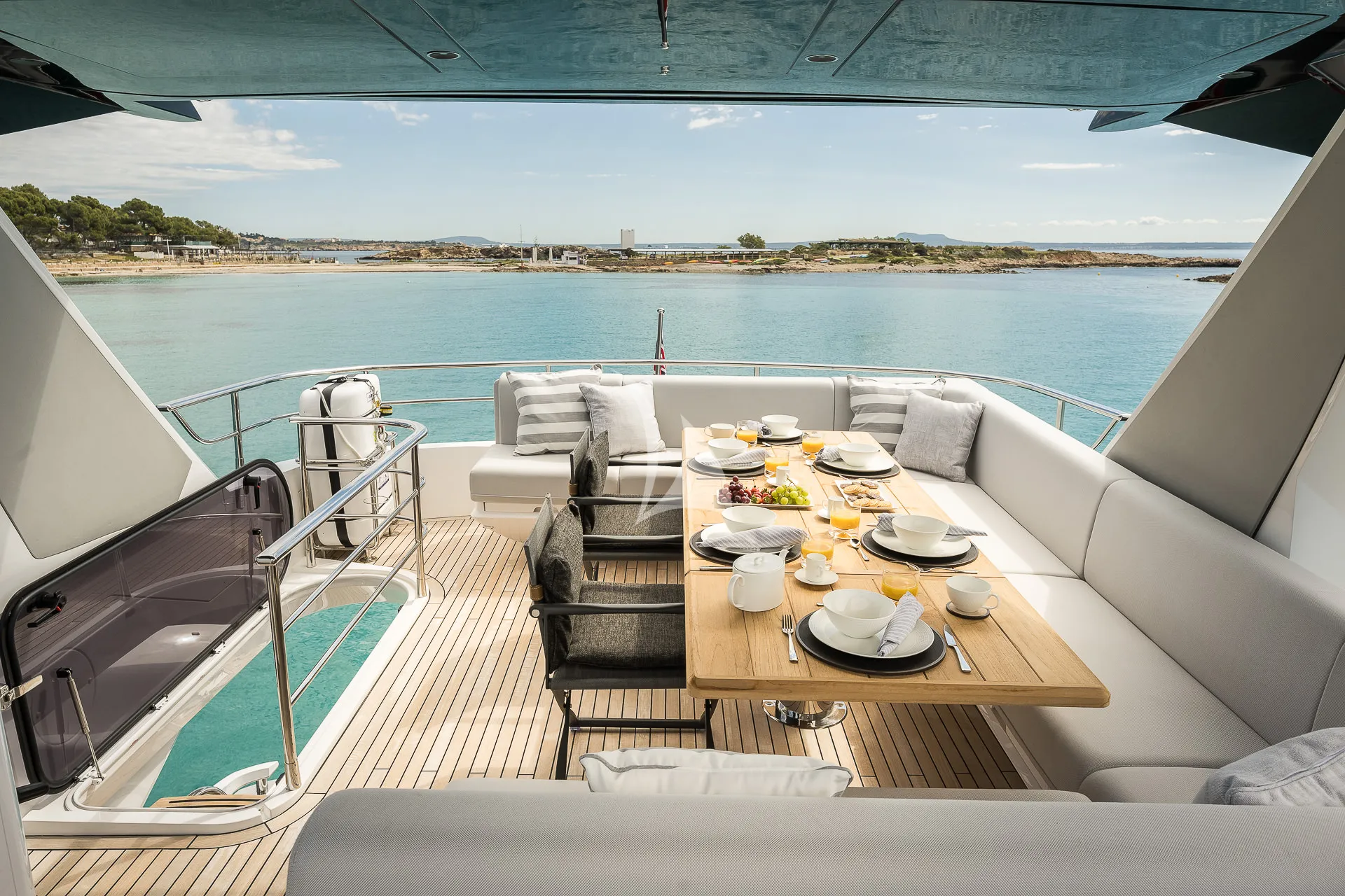 Charter Yacht SWEET CAROLINE - Sunseeker Manhattan 68 - 4 Cabins - Palma - Mallorca - Ibiza - Balearic Islands - Spain