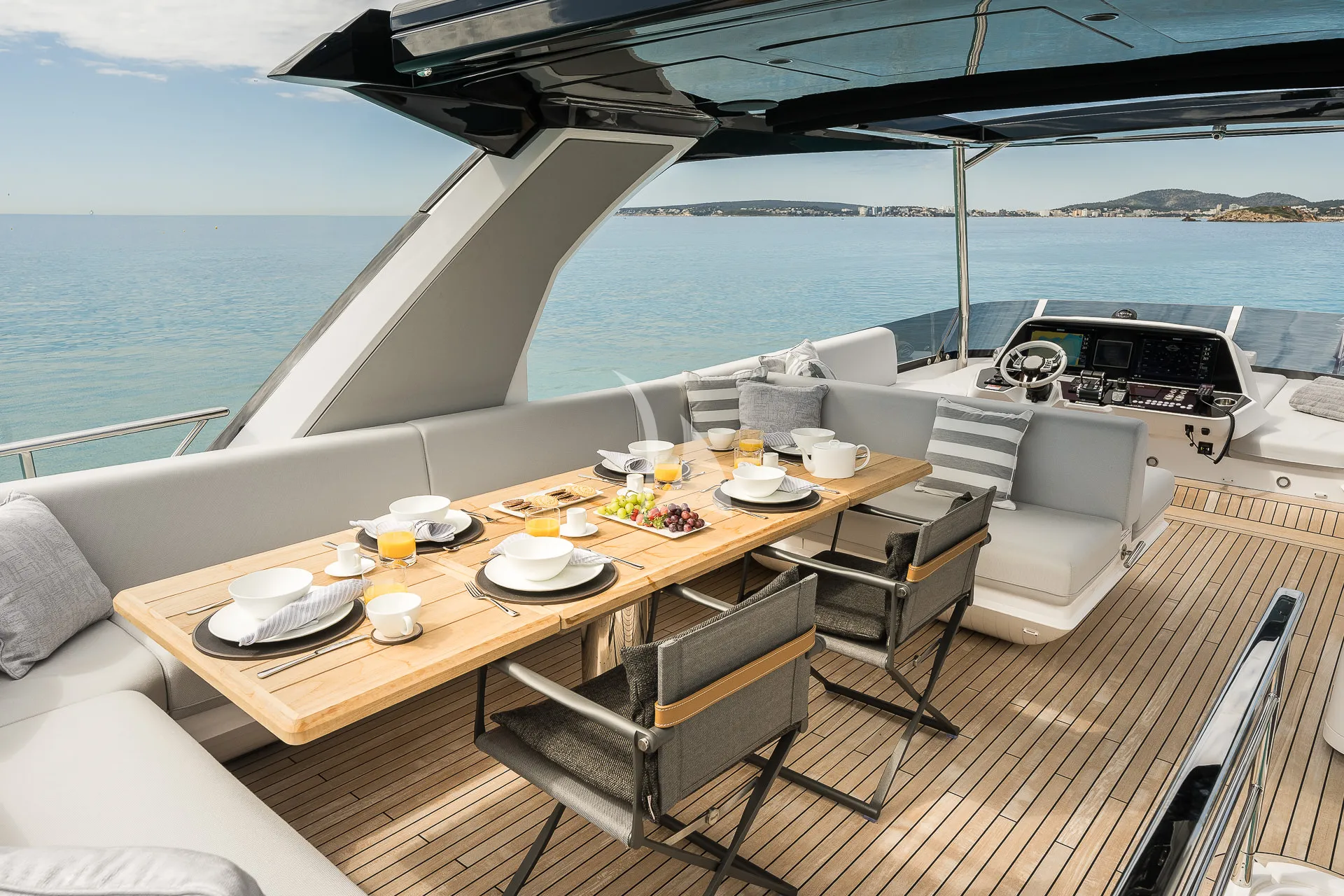 Charter Yacht SWEET CAROLINE - Sunseeker Manhattan 68 - 4 Cabins - Palma - Mallorca - Ibiza - Balearic Islands - Spain