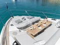 SWEET CAROLINA Sunseeker Manhattan 68 - flybridge lounge and sunbathing area SWEET CAROLINA Sunseeker Manhattan 68 - flybridge lounge and sunbathing area