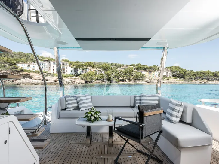 SWEET CAROLINA Sunseeker Manhattan 68 - main aft deck lounge SWEET CAROLINA Sunseeker Manhattan 68 - main aft deck lounge