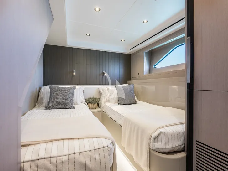 SWEET CAROLINA Sunseeker Manhattan 68 - twin cabin SWEET CAROLINA Sunseeker Manhattan 68 - twin cabin