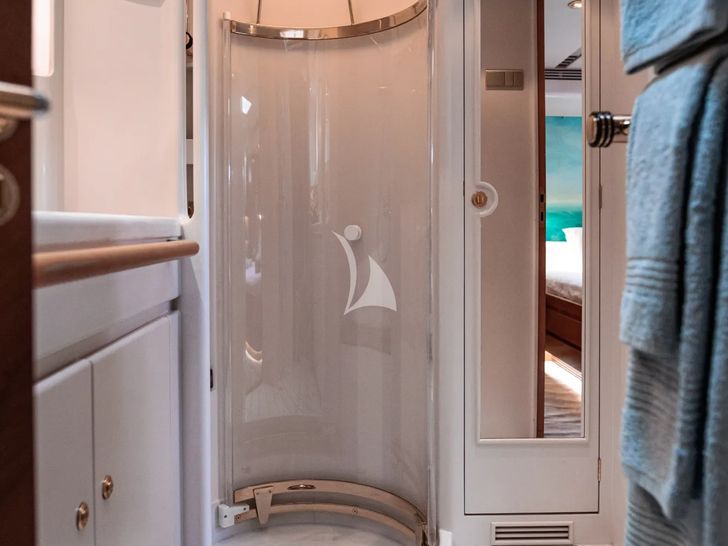 SCARENA Jongert 2900M cabin shower area SCARENA Jongert 2900M cabin shower area