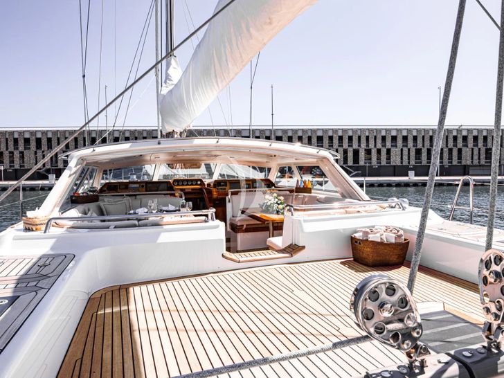 SCARENA Jongert 2900M upper deck SCARENA Jongert 2900M upper deck
