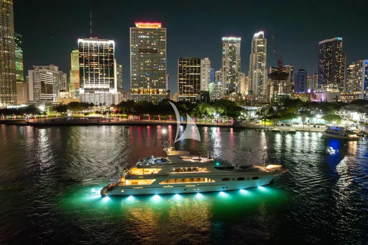 Charter Yacht SWEET CAROLINE II - Trinity 165 - 7 Cabins - Nassau - Exumas - Bahamas