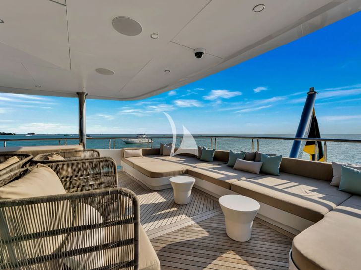 SWEET CAROLINE II Trinity 165 - sky deck aft seating SWEET CAROLINE II Trinity 165 - sky deck aft seating