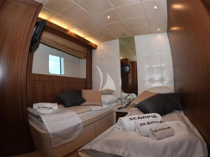 SCORPIO Tecnomar Velvet 90 - twin cabin SCORPIO Tecnomar Velvet 90 - twin cabin