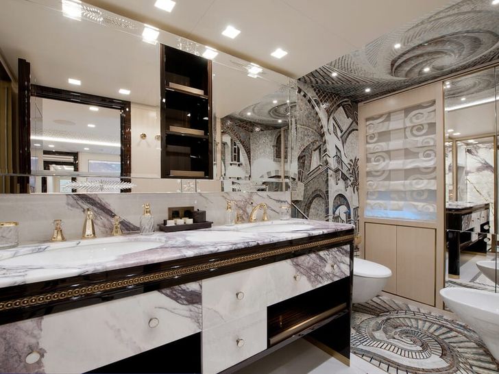 SCORPION Sanlorenzo 46m VIP cabin Paris bathroom