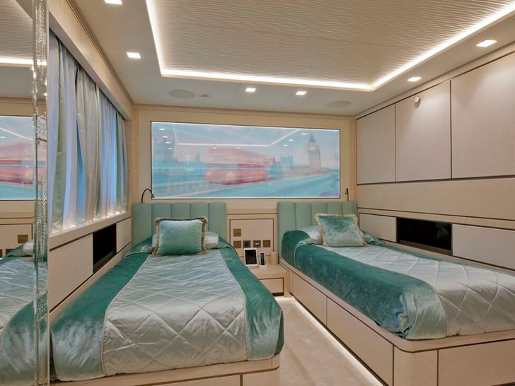 SCORPION Sanlorenzo 46m guest cabin London SCORPION Sanlorenzo 46m guest cabin London