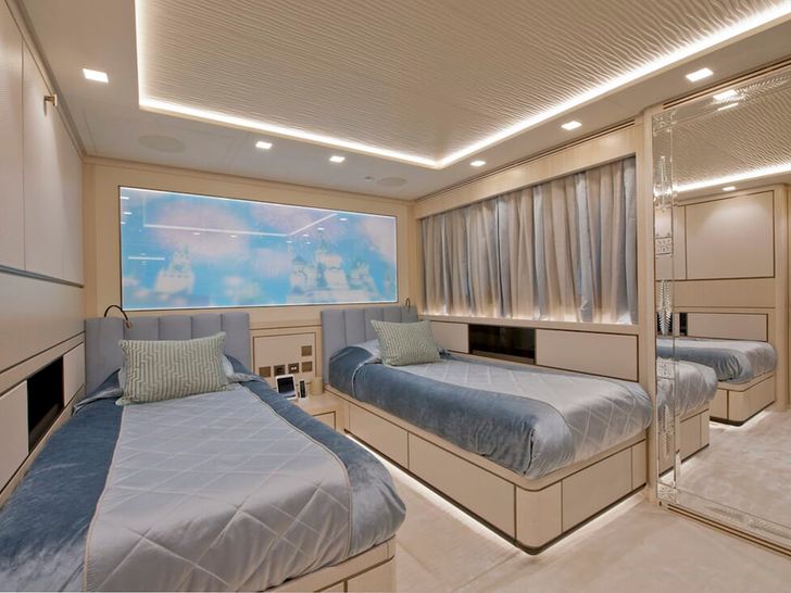 SCORPION Sanlorenzo 46m guests cabin Moscow