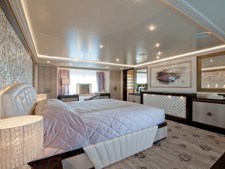 SCORPION Sanlorenzo 46m master suite looking forward SCORPION Sanlorenzo 46m master suite looking forward