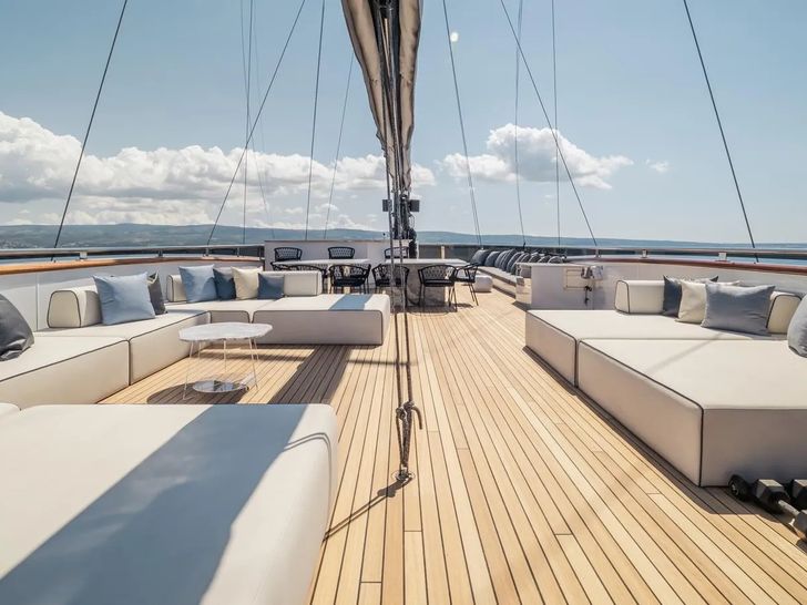 SCORPIOS Tramontana Flybridge SCORPIOS Tramontana Flybridge