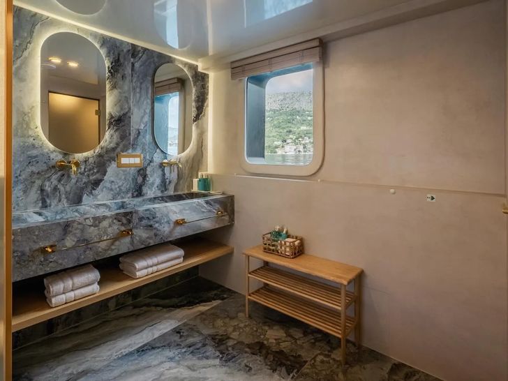 SCORPIOS Tramontana Master Bath SCORPIOS Tramontana Master Bath