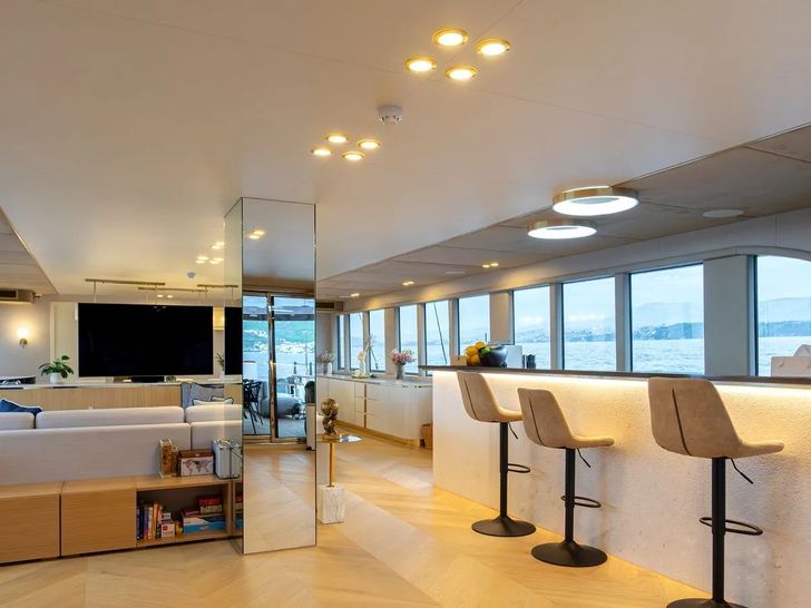 SCORPIOS Tramontana Salon SCORPIOS Tramontana Salon