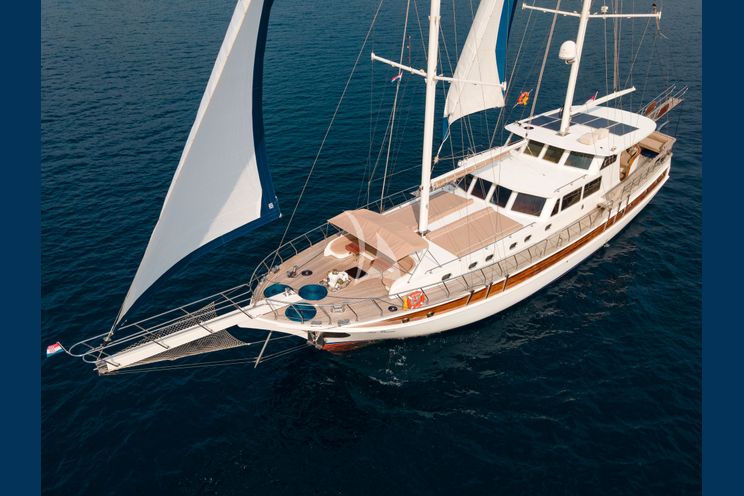 Charter Yacht SEA BREEZE - Custom Gulet 28 m - 6 Cabins - Trogir - Split - Dubrovnik - Hvar - Croatia