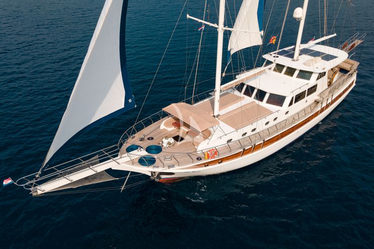 Charter Yacht SEA BREEZE - Custom Gulet 28 m - 6 Cabins - Trogir - Split - Dubrovnik - Hvar - Croatia