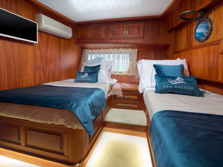 SEA BREEZE Custom Gulet 28m twin cabin