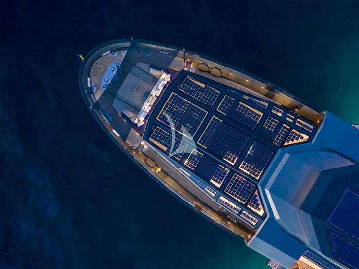 SEA CORAL II Arcadia A105 - aerial top shot of the foredeck SEA CORAL II Arcadia A105 - aerial top shot of the foredeck